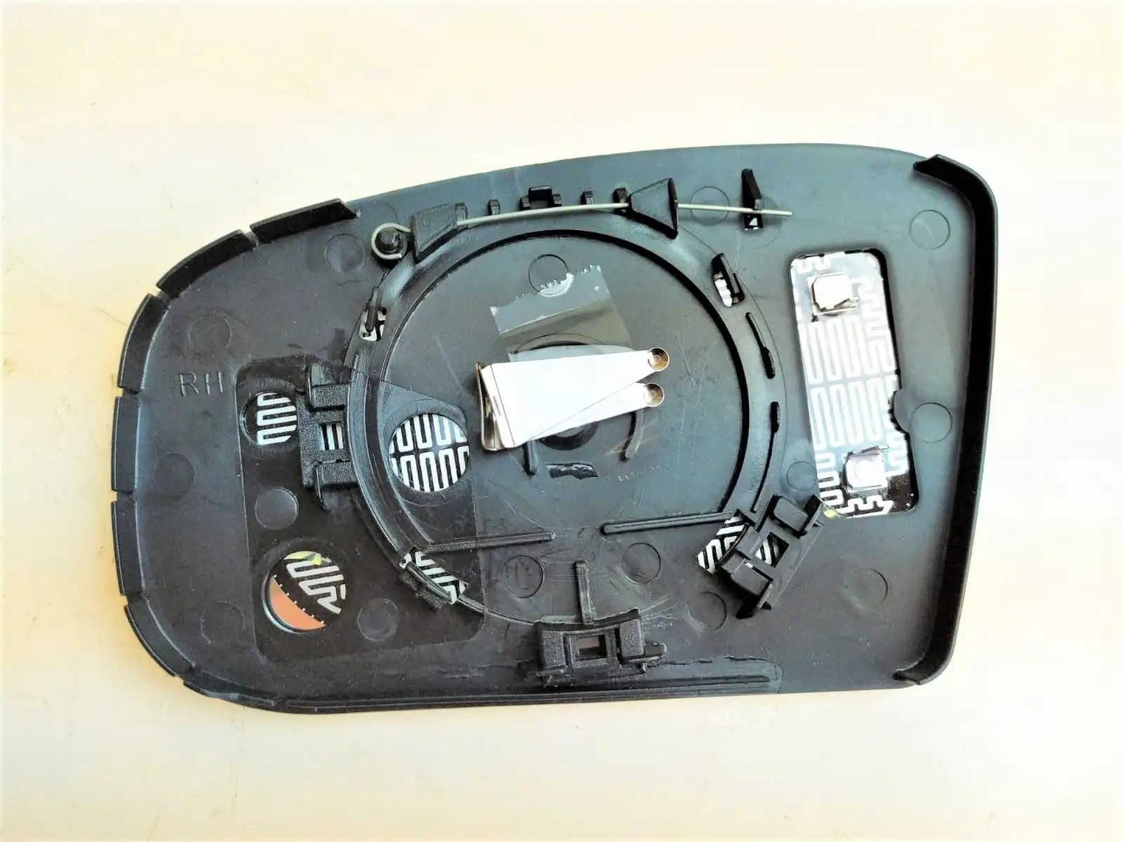 ART MG009.9529 Dış Ayna Camı (Sağ) A2208100421 resmi