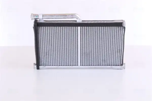 NISSENS 70233 Kalorifer Radyatörü resmi