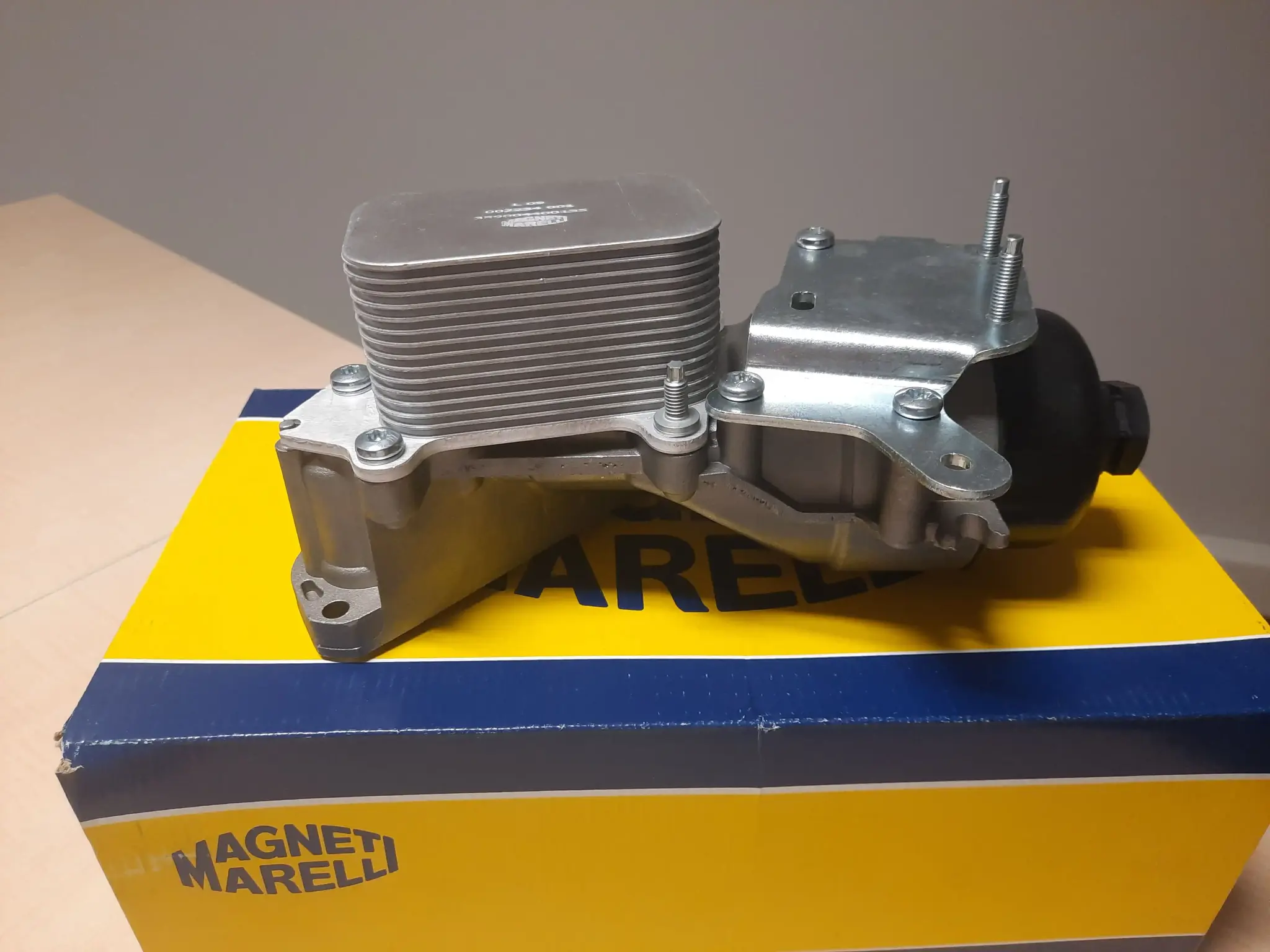 MAGNETI MARELLI 359004400135 Motor Yağ Soğutucu resmi